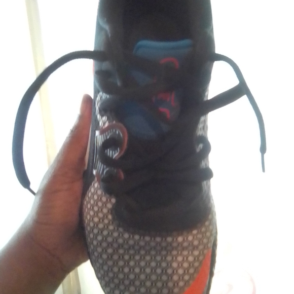 Black and Gray Athletic Shoes with Mesh Design - Picture 2 of 5